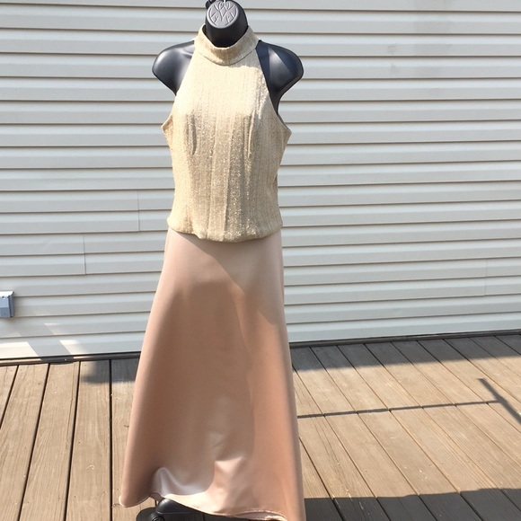 4 / $15 Dave & Johnny women’s gold skirt, top and shawl outfit - Picture 10 of 10